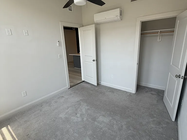 105 William St #306 — Photo 2
