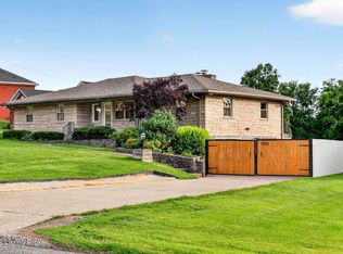 1618 Dawn Dr, Louisville, KY 40216