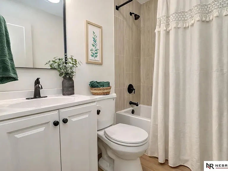 8107 Beechwood Dr — Photo 16