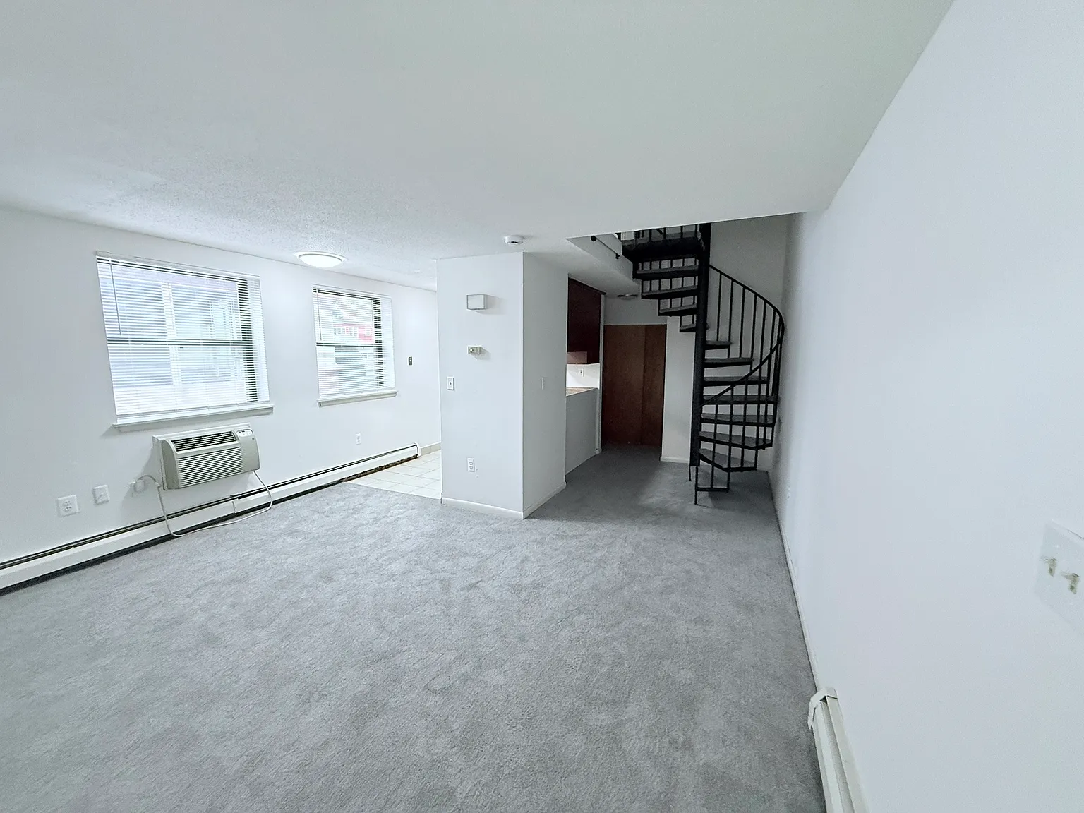 2 bed, 1000 sqft, $1,675 — Photo 4