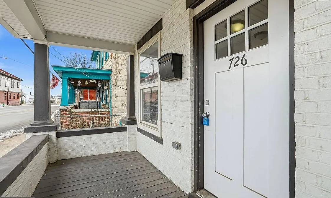 Building Photo - 726 N Queen St