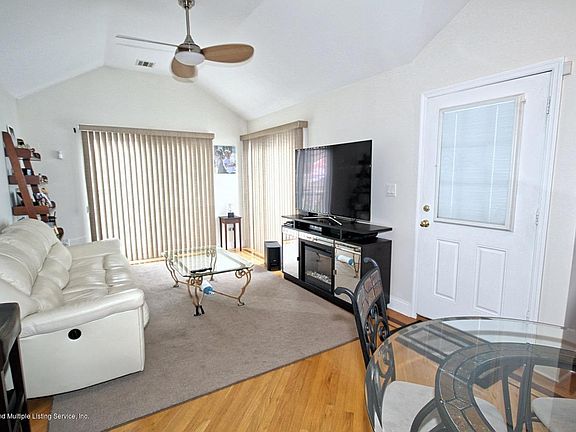 2nd image of 186 Hylan Blvd #2C