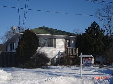 1st image of 15 Hilltop Ln