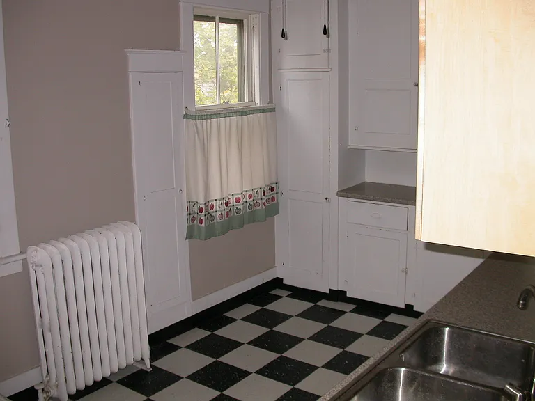 329 Macarthur Pkwy #3 — Photo 15