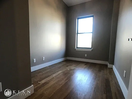 Rented by Kian Realty | media 9