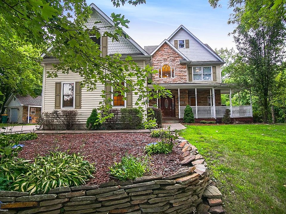 1st image of 929 Beechwood Dr