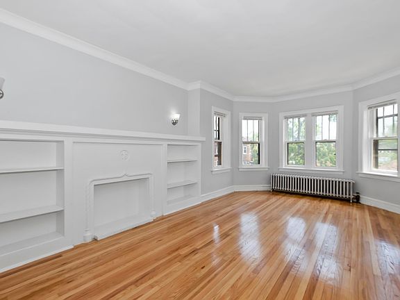 4th image of 8240-42 S Vernon Ave #8240-3