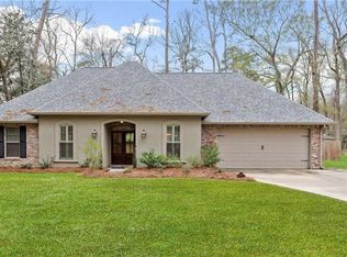 137 Chinchuba Gardens Dr, Mandeville, LA 70471