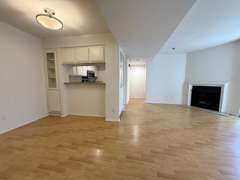 Midvale Towers — Photo 175