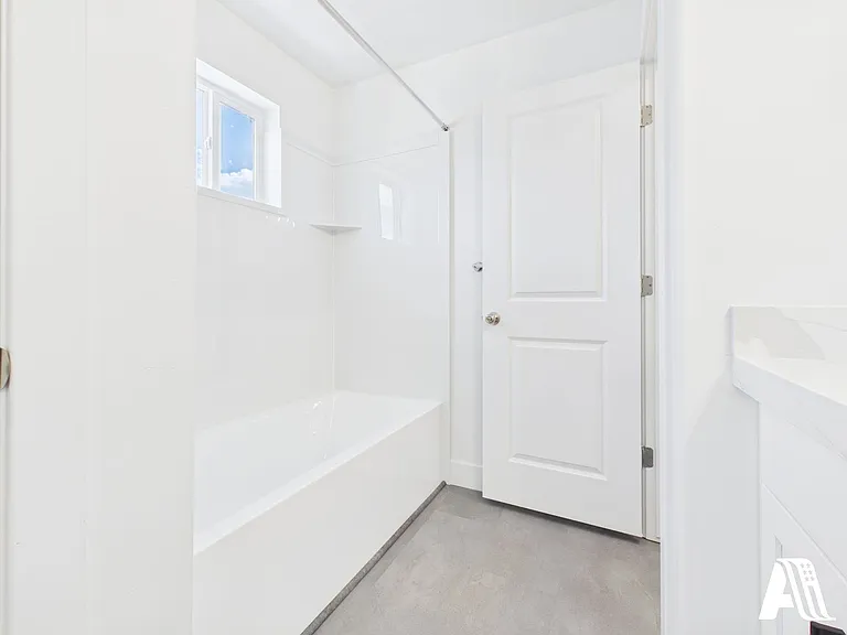 447 E 650 N — Photo 20