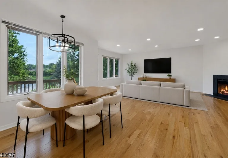 35 Reagan Way — Photo 4