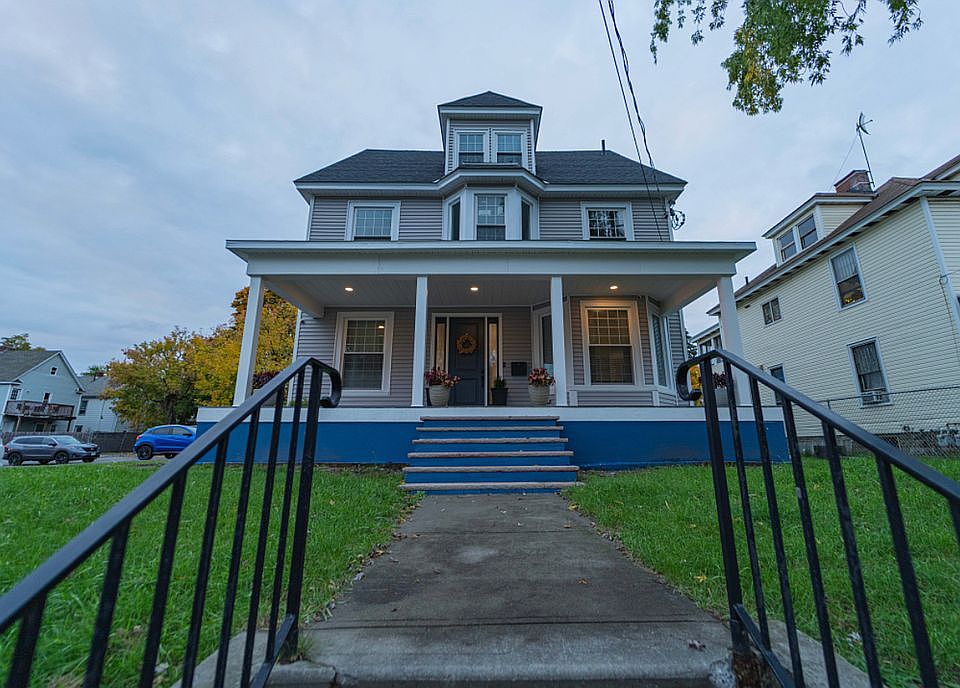 2nd image of 1309 State St