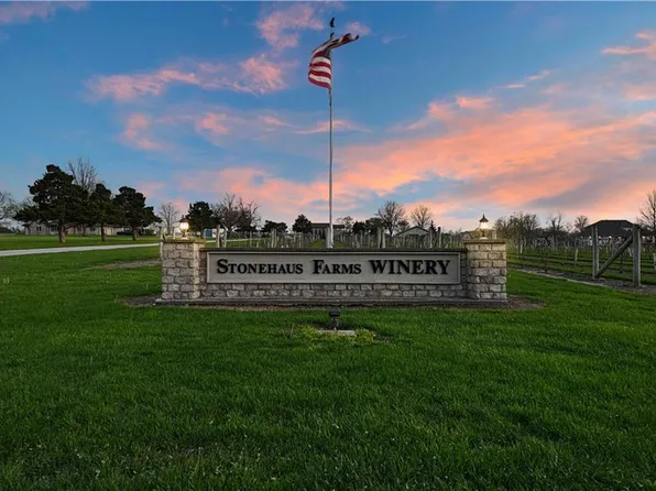 24607 NE Colbern Rd, Lees Summit, MO 64086