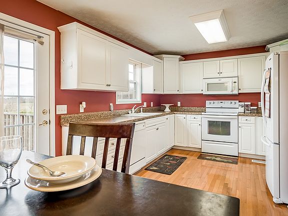 5th image of 525 Wyndwalker Ln