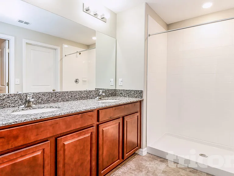 1724 Broad Winged Hawk Dr — Photo 9