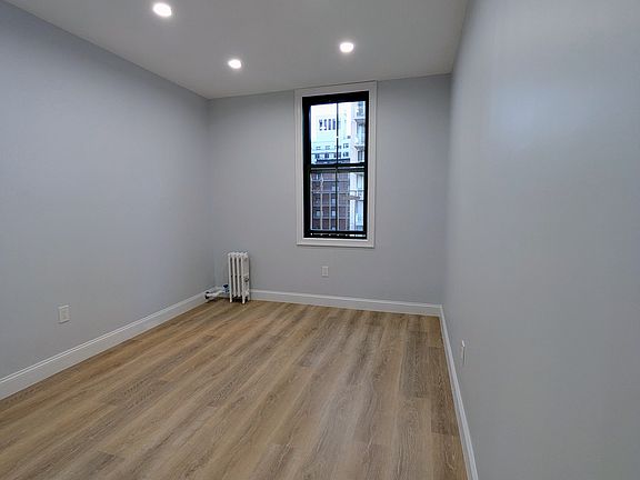 4th image of 516 E 79th St APT 6D