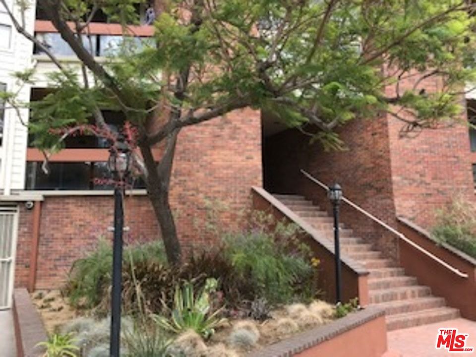 1st image of 750 S Bundy Dr APT 306