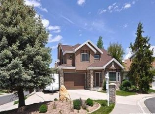 425 E Crown Pointe Dr, Salt Lake City, UT 84107