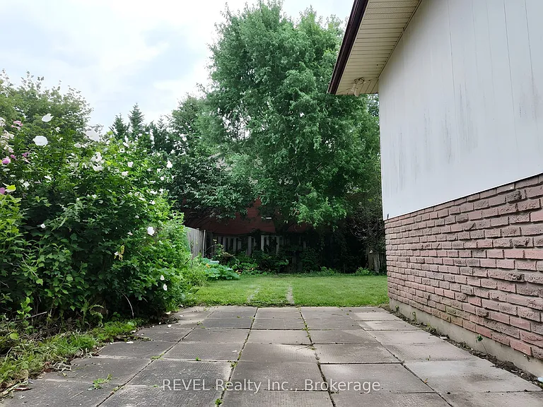 62 Elma St E #MAIN — Photo 9