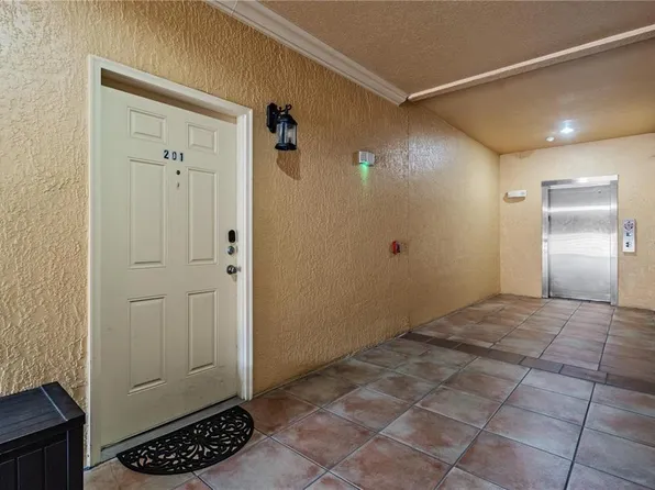 4307 Bayside Village Dr APT 201, Tampa, FL 33615