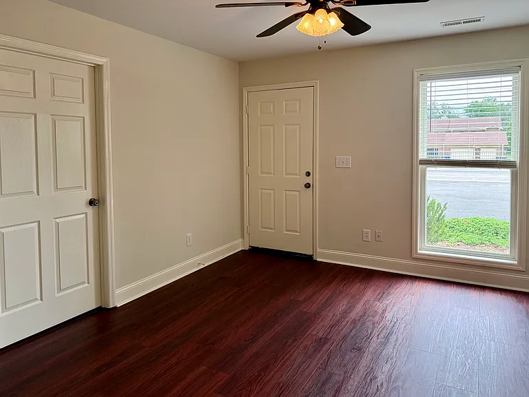 4369 Sullivan St #B — Photo 3