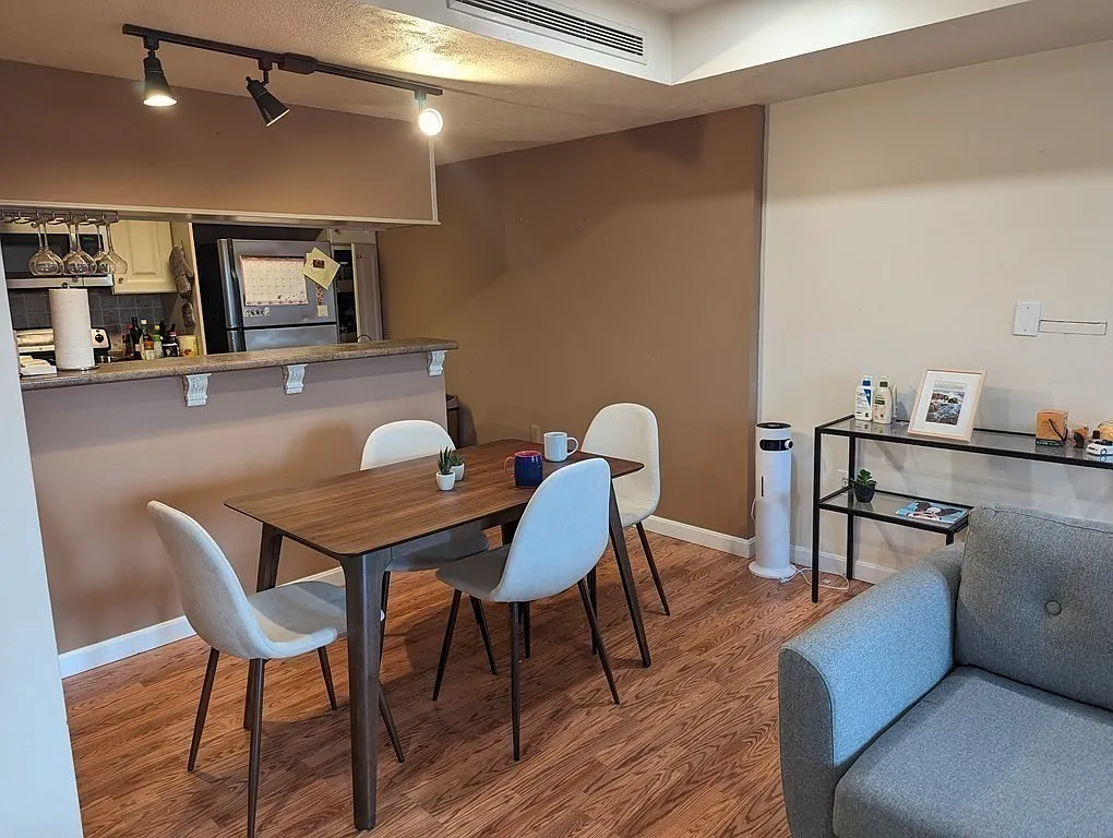 2 bed, 1.5 bath, 934 sqft, $2,700 — Photo 3