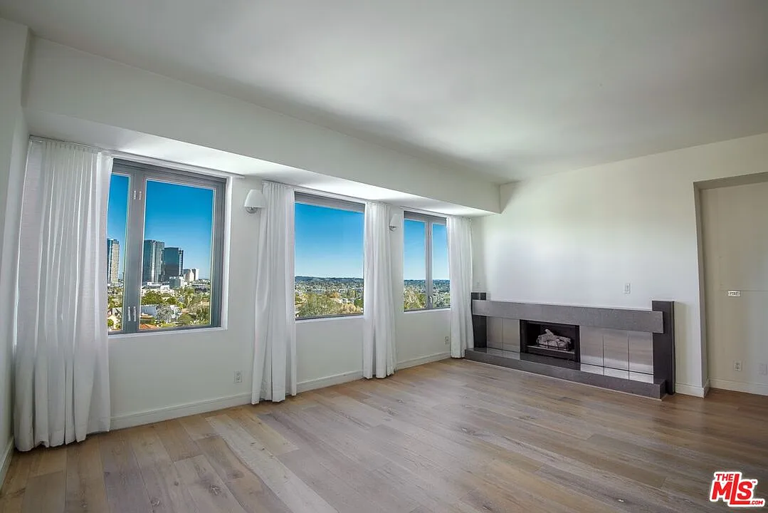 2 bed, 2.0 bath, 1403 sqft, $6,500 — Photo 2