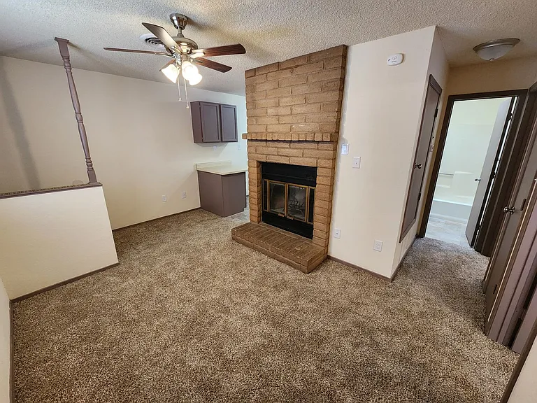 2509-2511 Pecan Dr — Photo 5