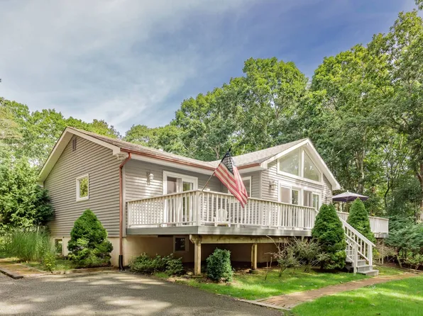 44 Birch Dr, Montauk, NY 11954