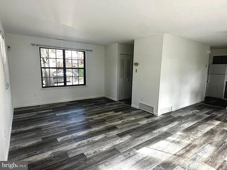 255 Greenough St — Photo 13
