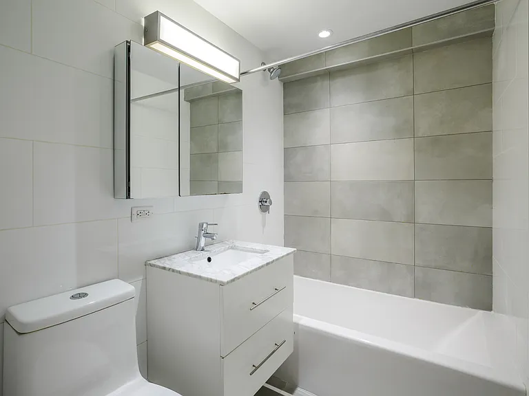 230 E 44th St #10F — Photo 7