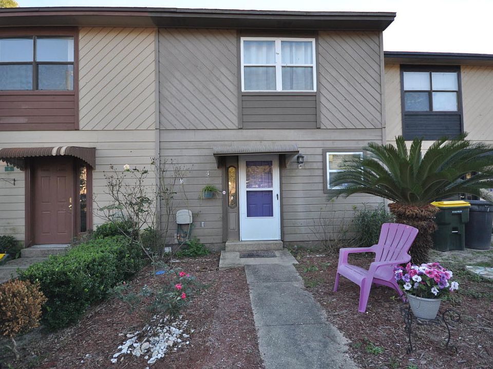 1st image of 208 3rd St SE Unit J