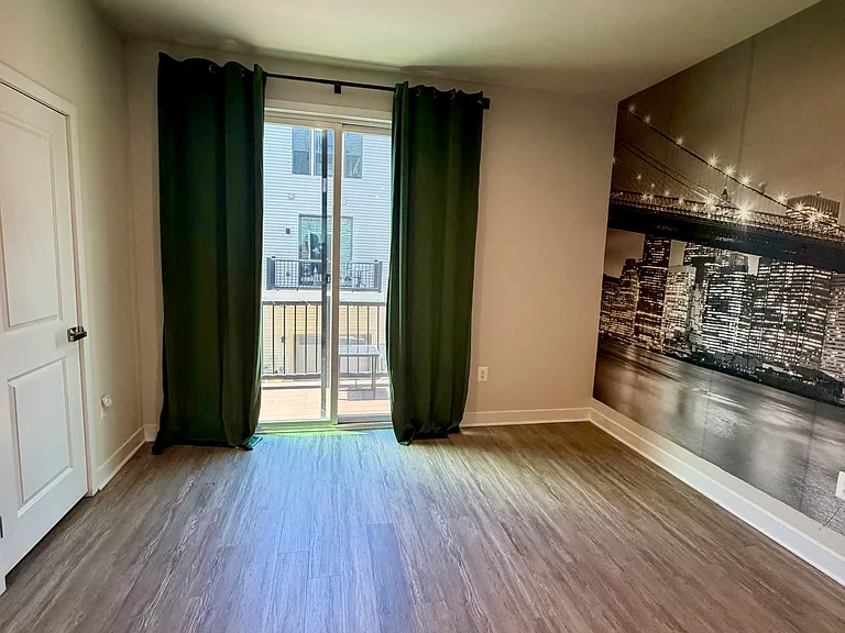 2807 Lewis Ave — Photo 3