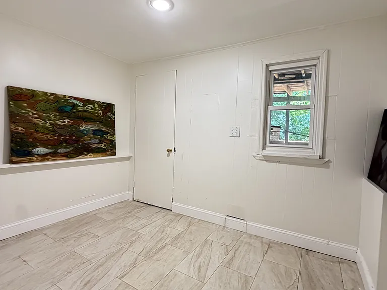 819 Bergen Ave #1 — Photo 11