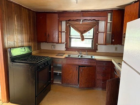 3rd image of 1323 N 47th St