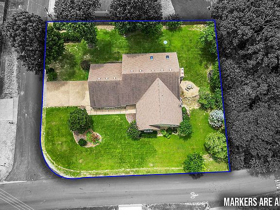 2nd image of 2 Ettington Dr