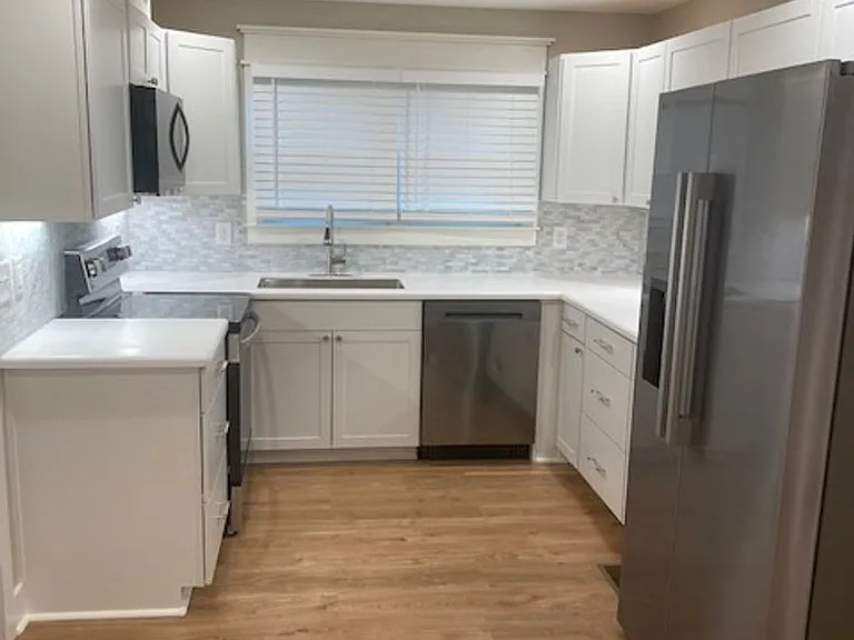 135 Lakeview Ave — Photo 3