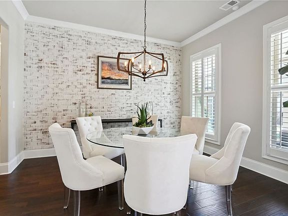 4th image of 6514 Creekview Cir