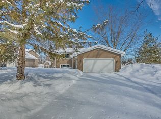 513 Schilling Cir NW, Forest Lake, MN 55025