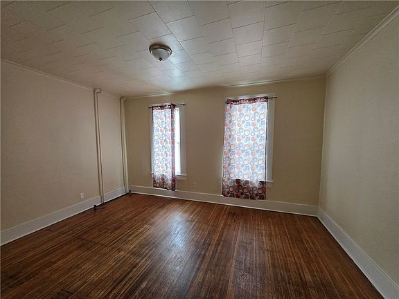 3rd image of 91 Cameron St