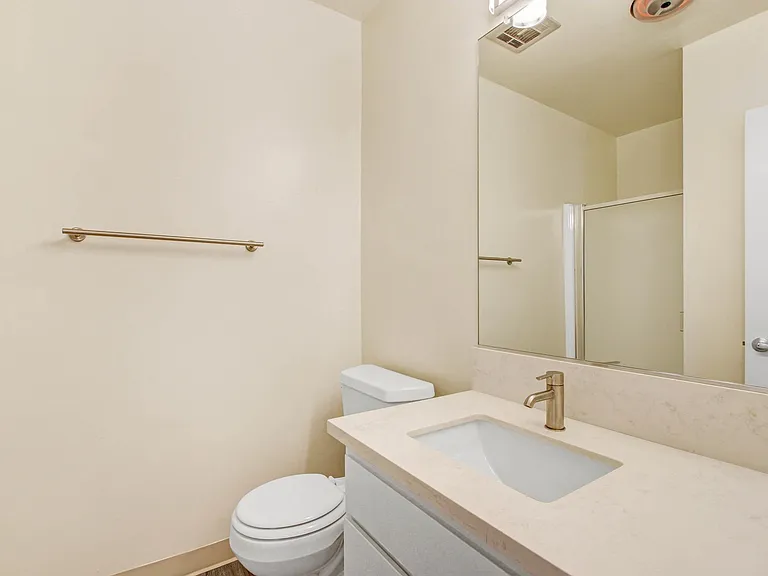 13157 Riverside Dr — Photo 27