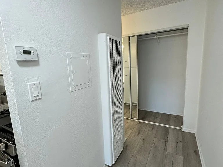 6736 Cleon Ave — Photo 10