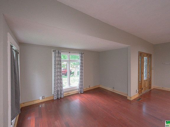 3rd image of 1672 W 29th St