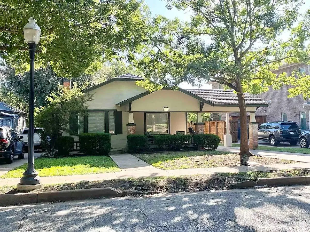 4 bed, 1643 sqft, $4,900 — Photo 2
