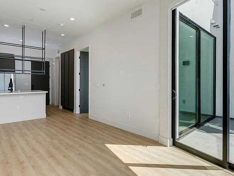 CODA — Photo 49