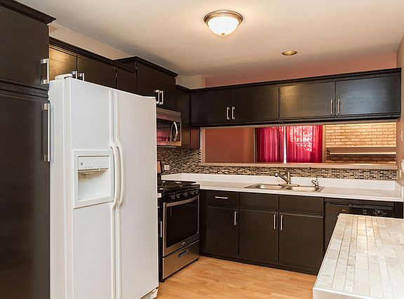 4th image of 93 Shorewood Dr #93