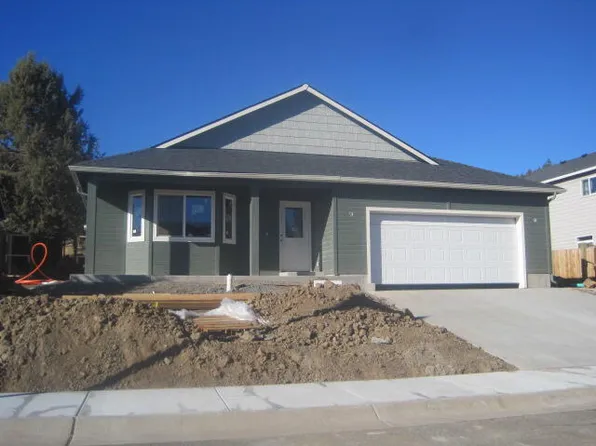 5109 Cherry Blossom Ln, Klamath Falls, OR 97601
