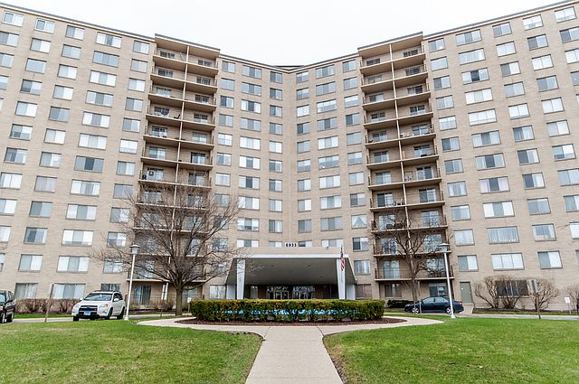 1st image of 6933 N Kedzie Ave APT 412