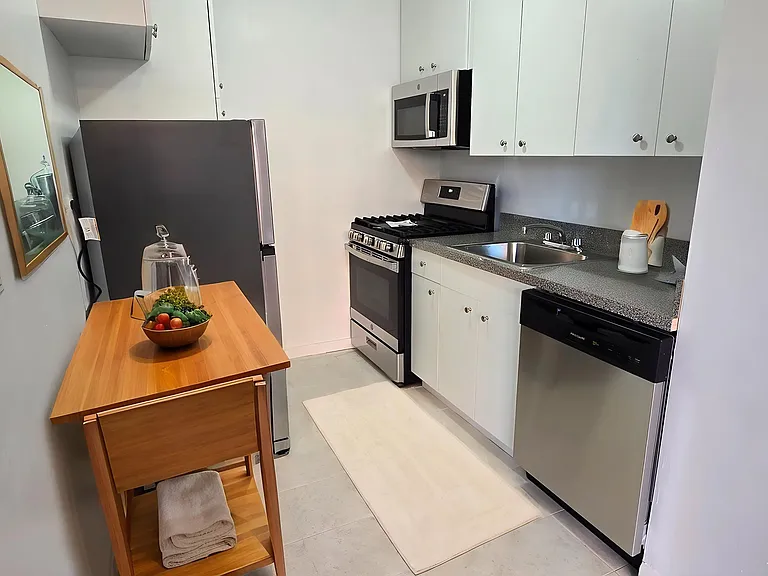 175 W 90th St #6K — Photo 2