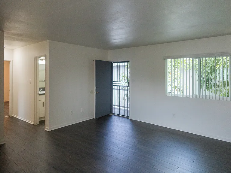 Huntington Knolls Apartment Home — Photo 5